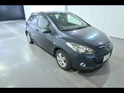 Mazda DEMIO  с аукциона в Японии