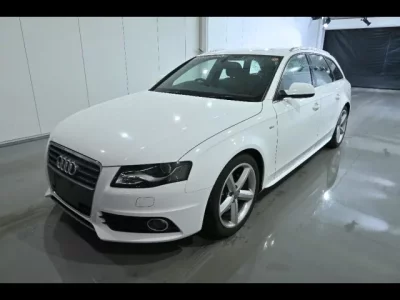 Audi A4  с аукциона в Японии