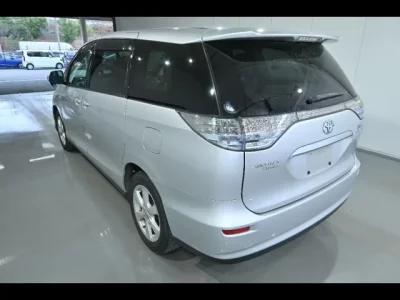 Toyota ESTIMA HYBRID  с аукциона в Японии