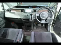 Honda STEP WAGON лот № 29058 оценка 4  с аукциона в Японии 4