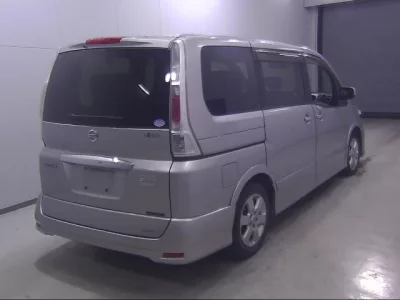 Nissan SERENA  с аукциона в Японии