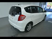 Honda FIT лот № 29188 оценка 3.5  с аукциона в Японии 2