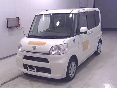 Daihatsu TANTO  с аукциона в Японии