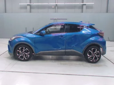 Toyota C-HR  с аукциона в Японии