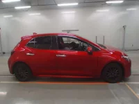 Toyota COROLLA SPORT лот № 36009 оценка 4  с аукциона в Японии 2