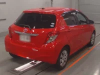 Toyota VITZ лот № 10018 оценка 3.5  с аукциона в Японии 1
