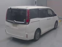 Toyota ESQUIRE лот № 4039 оценка RA  с аукциона в Японии 1