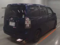 Toyota VOXY лот № 10031 оценка R  с аукциона в Японии 1