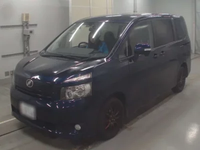 Toyota VOXY  с аукциона в Японии