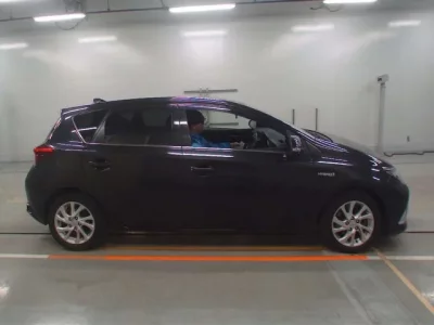 Toyota AURIS  с аукциона в Японии