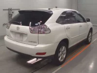 Toyota HARRIER лот № 33028 оценка 4.5  с аукциона в Японии 1