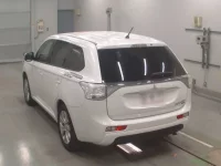 Mitsubishi OUTLANDER PHEV лот № 10050 оценка 4  с аукциона в Японии 5