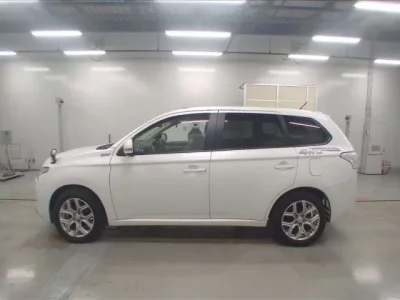 Mitsubishi OUTLANDER PHEV