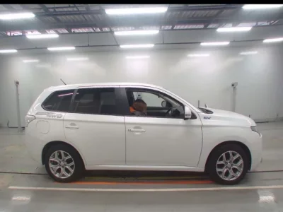 Mitsubishi OUTLANDER PHEV