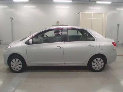 Toyota BELTA  с аукциона в Японии