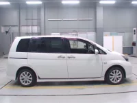 Toyota ISIS лот № 70055 оценка 3.5  с аукциона в Японии 2