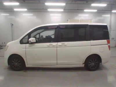 Honda STEP WAGON  с аукциона в Японии