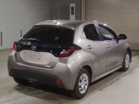 Toyota YARIS лот № 72 оценка R  с аукциона в Японии 1