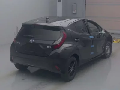 Toyota AQUA  с аукциона в Японии