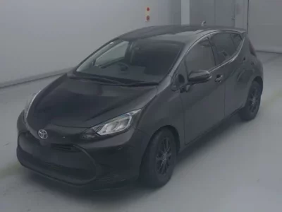 Toyota AQUA  с аукциона в Японии