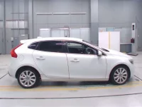 Volvo V40 лот № 70086 оценка 4.5  с аукциона в Японии 2
