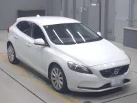 Volvo V40 лот № 70086 оценка 4.5  с аукциона в Японии 4