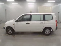 Toyota SUCCEED лот № 10106 оценка 3.5  с аукциона в Японии 3