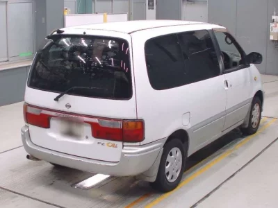 Nissan SERENA  с аукциона в Японии