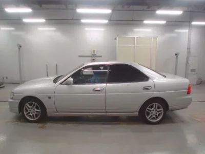 Nissan LAUREL