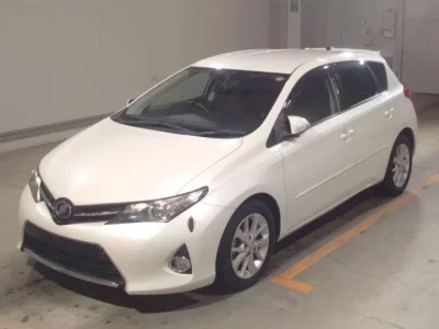 Toyota AURIS  с аукциона в Японии
