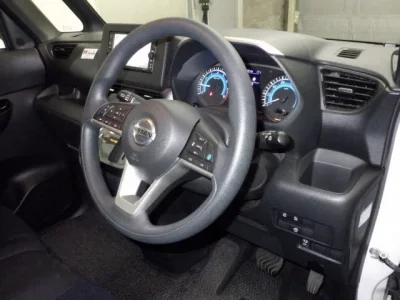 Nissan ROOX  с аукциона в Японии