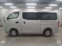 Nissan CARAVAN VAN лот № 33093 оценка 3.5  с аукциона в Японии 3
