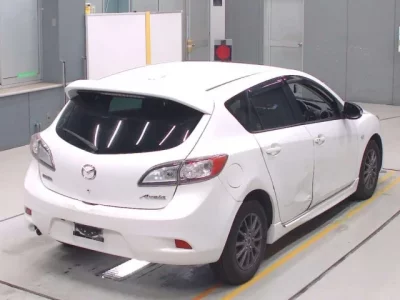 Mazda AXELA  с аукциона в Японии