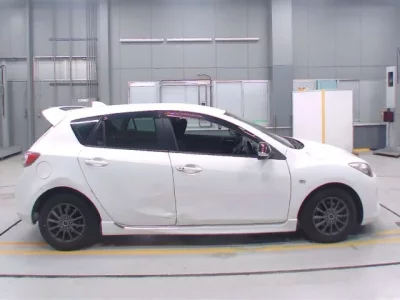 Mazda AXELA  с аукциона в Японии