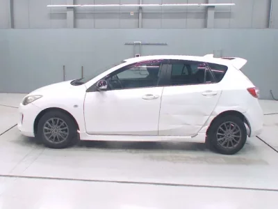 Mazda AXELA  с аукциона в Японии