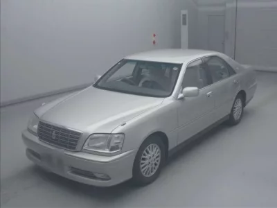Toyota CROWN  с аукциона в Японии