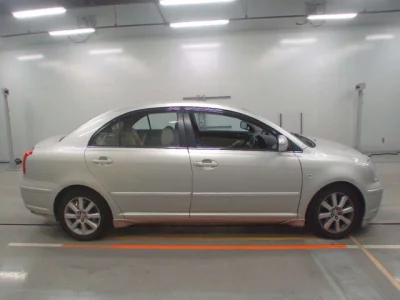 Toyota AVENSIS SEDAN