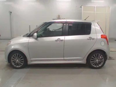 Suzuki SWIFT  с аукциона в Японии