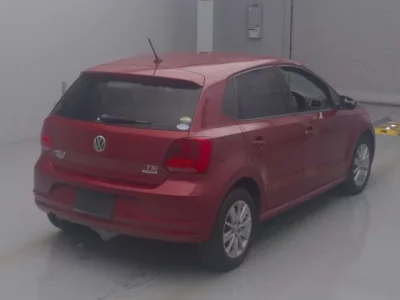 Volkswagen POLO  с аукциона в Японии