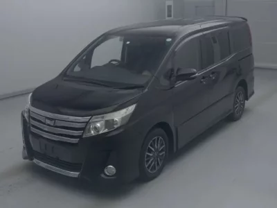 Toyota NOAH  с аукциона в Японии