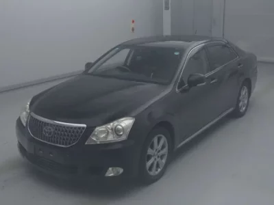 Toyota CROWN  с аукциона в Японии