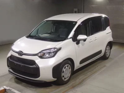 Toyota SIENTA  с аукциона в Японии