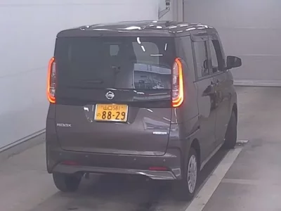 Nissan ROOX  с аукциона в Японии