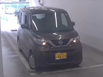 Nissan ROOX  с аукциона в Японии