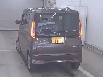 Nissan ROOX  с аукциона в Японии