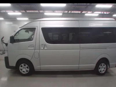 Toyota HIACE  с аукциона в Японии