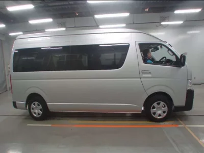 Toyota HIACE  с аукциона в Японии