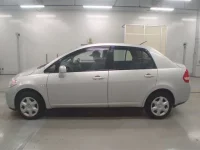 Nissan TIIDA LATIO лот № 10237 оценка 4  с аукциона в Японии 3