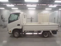 Toyota DYNA лот № 36129 оценка 4  с аукциона в Японии 3
