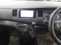 Toyota ISIS лот № 10254 оценка 3.5  с аукциона в Японии 8